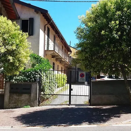 Casa Verde A Como, Con Parcheggio Apartment Como