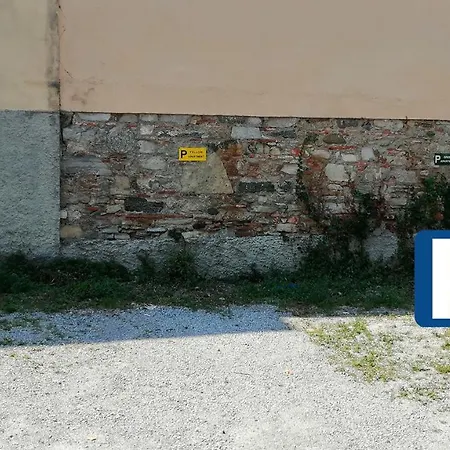 Casa Verde A Como, Con Parcheggio Apartment