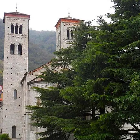 Casa Verde A Como, Con Parcheggio *